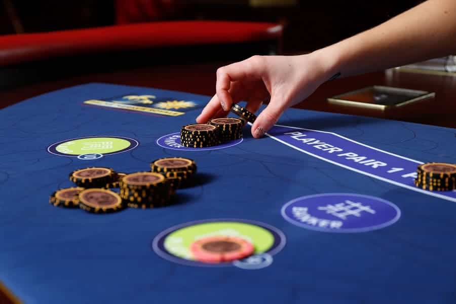 Điều gì giúp người chơi cá cược hiệu quả hơn trong Baccarat để kiếm tiền? dieu gi giup nguoi choi ca cuoc hieu qua hon trong baccarat de kiem tien?