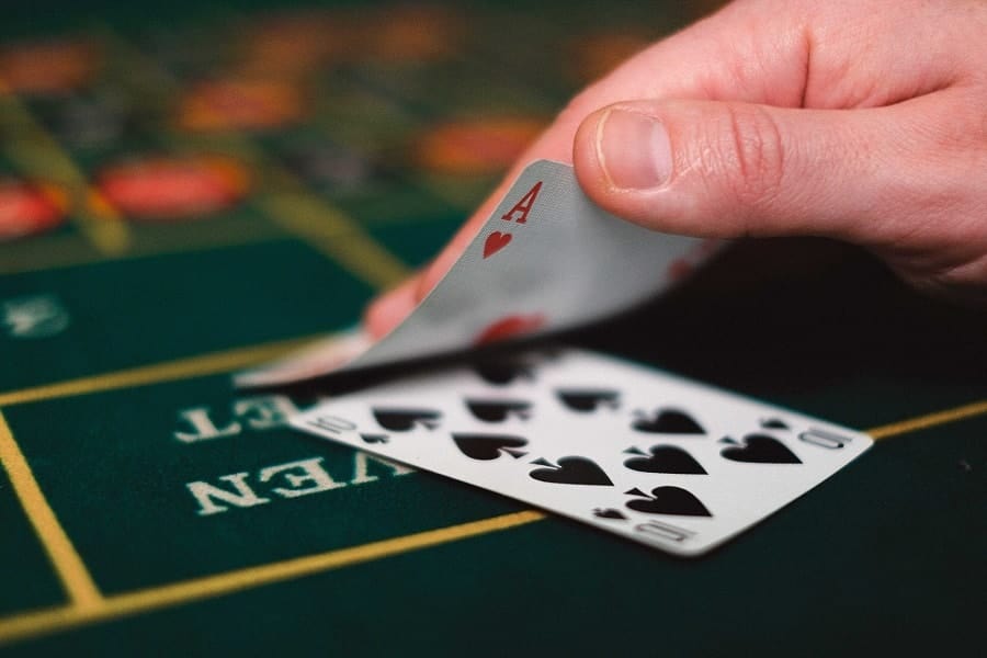 ap dung 3 cach choi poker thong minh sau de thang duoc doi thu