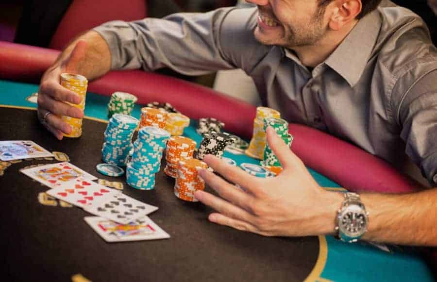 chia se 3 kinh nghiem choi poker giup cho ban luon co nhieu co hoi thang doi thu