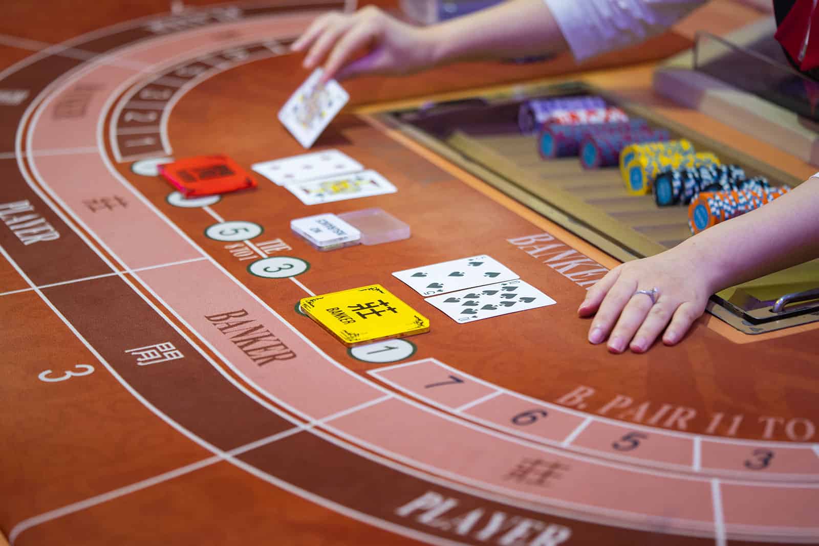 Huong dan soi the cau Baccarat chuan cao thu